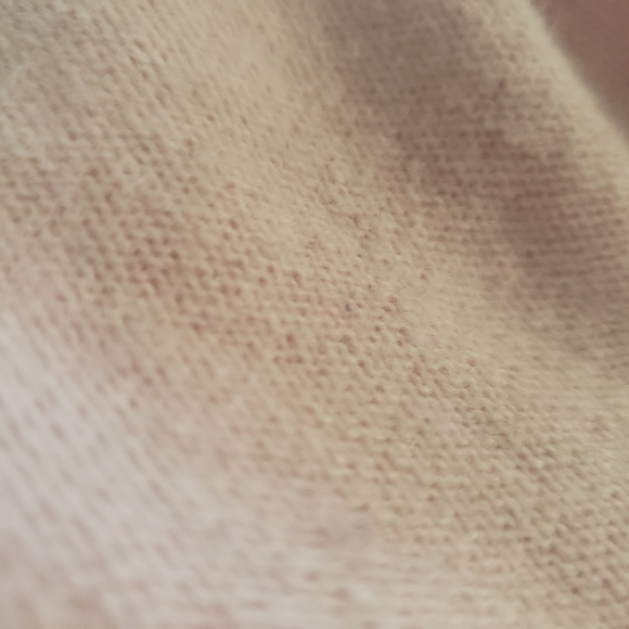 Blush pink cashmere sweater - Picture 2 of 3